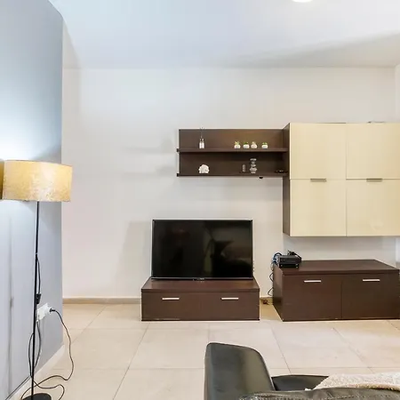 Spacious Central 2Br, Just Off Uni & Hospital & Wifi By 360 Estates Msida Exterior photo