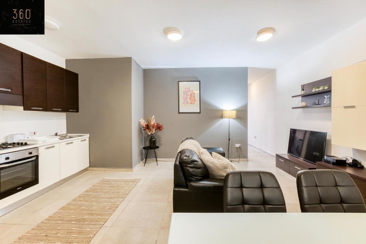 Spacious 2br, Just Off Uni & Hospital & Wifi By 360 Estates Apartment *