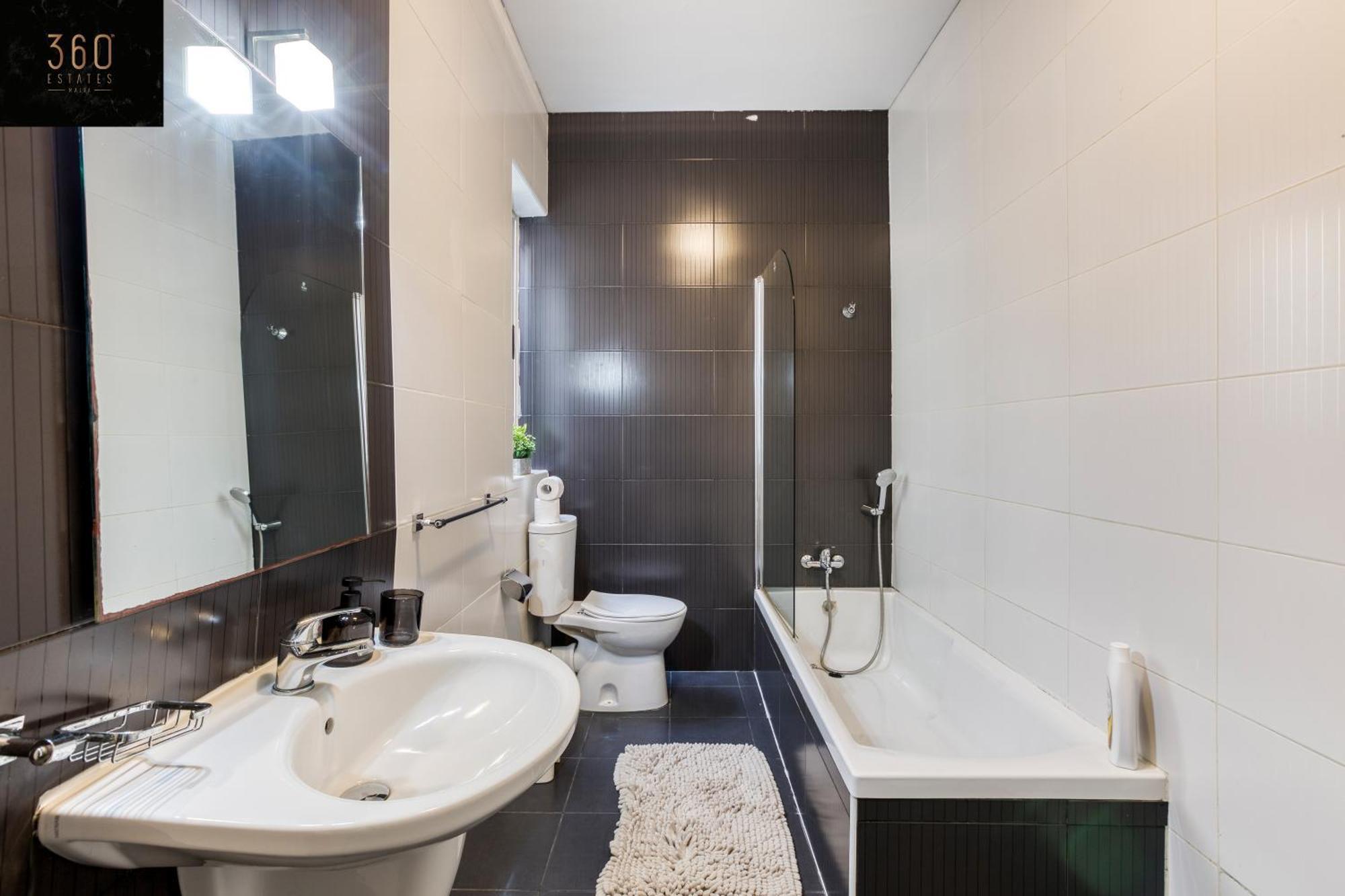 Spacious 2br, Just Off Uni & Hospital & Wifi By 360 Estates Apartment *
